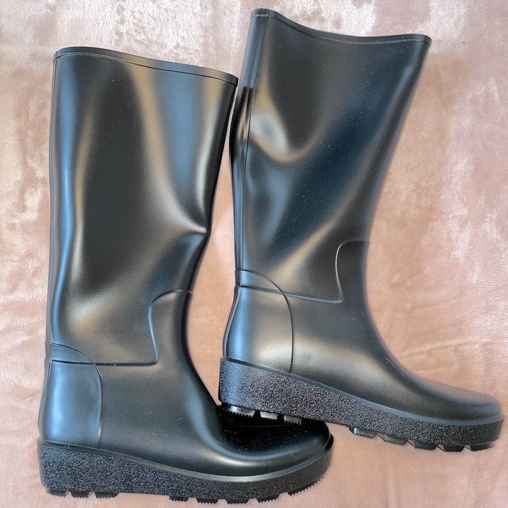 Tall rain boots